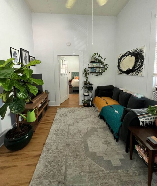 Foto del edificio - 1704 Garden St