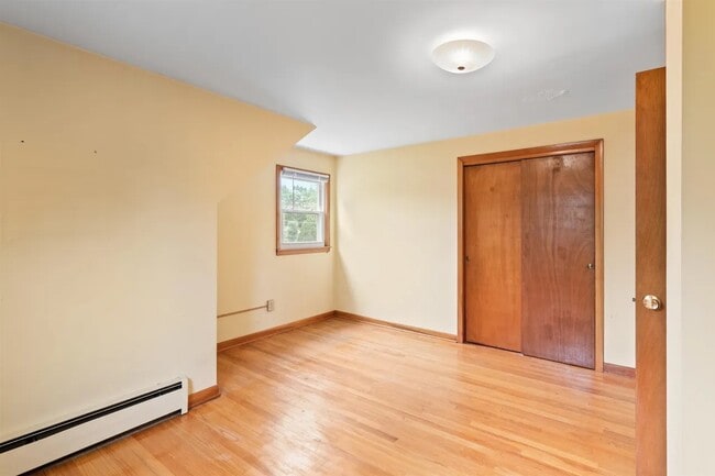 Building Photo - 231 Laurel Hill Dr