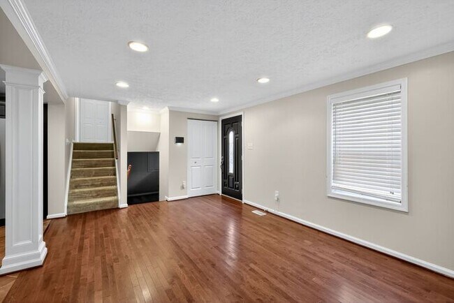 Foto del edificio - 2225 Pinefield Way