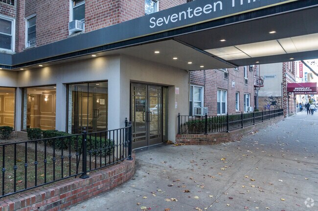 Foto del edificio - 1730 E 14th St