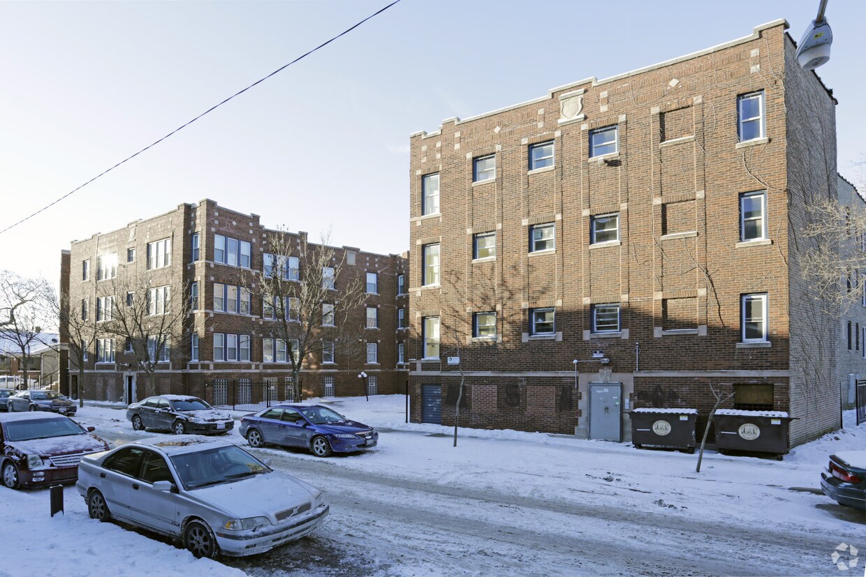 74207434 S Colfax Ave, Chicago, IL 60649 Apartments in Chicago, IL