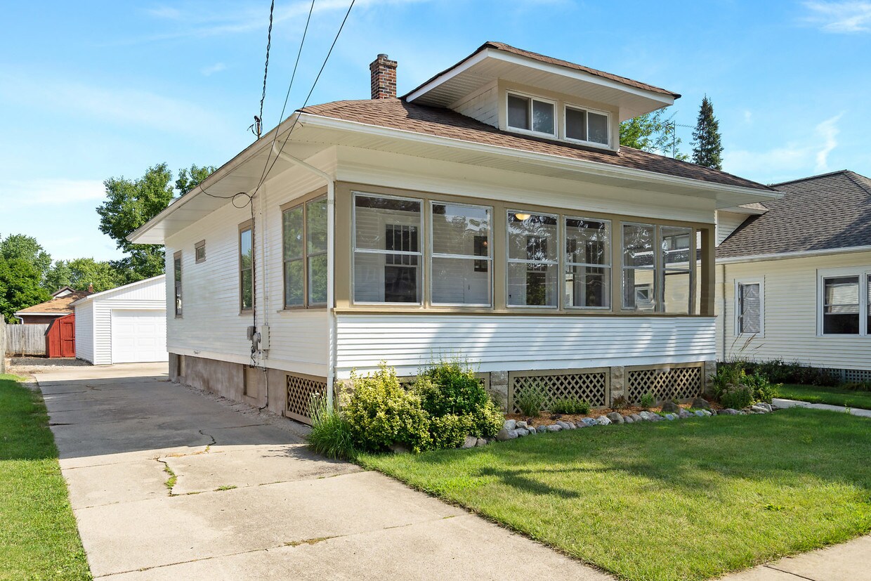 Primary Photo - 517 Morton St