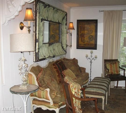 Foto del edificio - 5825 Grassmere Ln