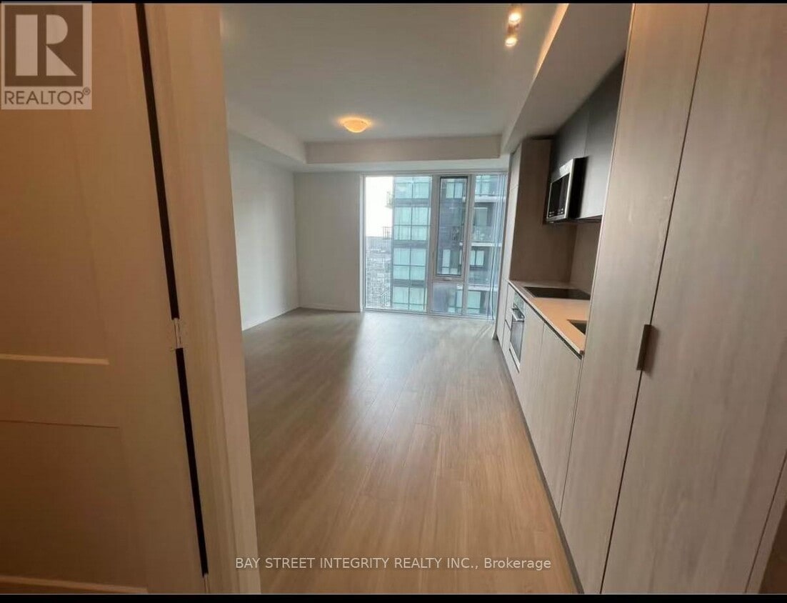 Photo principale - 8-4508 Widmer St