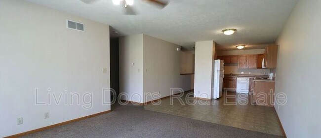 Foto del edificio - 6405 Whitewater Ln