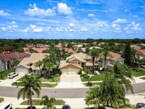 Building Photo - 10341 Buena Ventura Dr