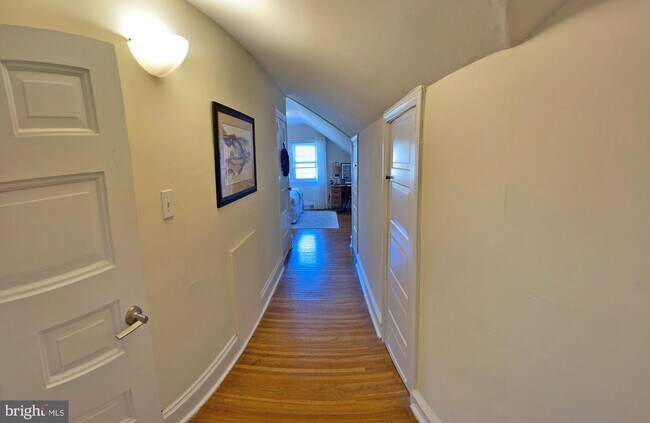 Foto del edificio - 8306 Crittenden St