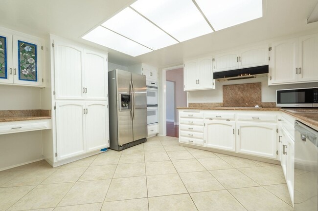 Foto del edificio - 6415 Lochmoor Dr