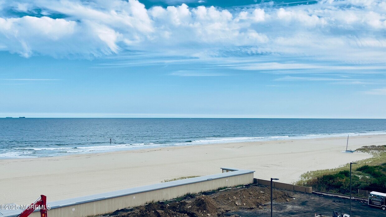 Primary Photo - 787 Ocean Ave