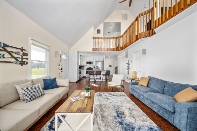 Building Photo - 145 Old Farm Hollow