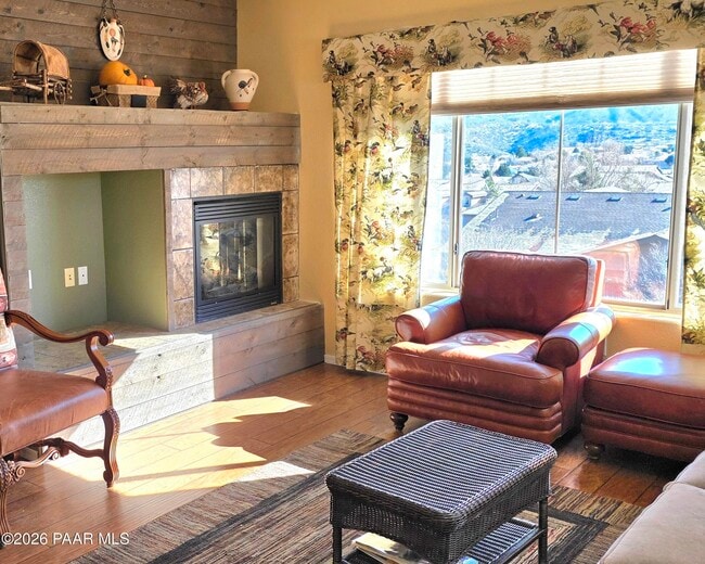 Building Photo - 1975 S Blooming Hills Dr