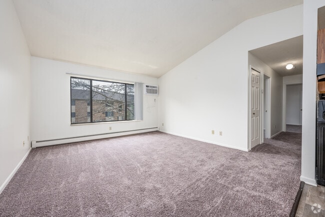 The Mantle - Living Room - Ashton Lake Apartments
