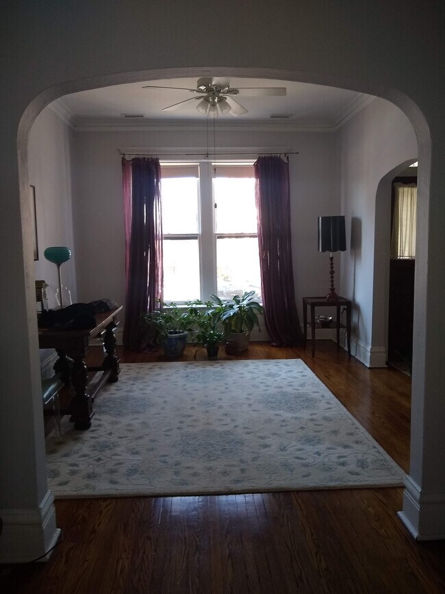 Foto del edificio - 2513 N Sawyer Ave