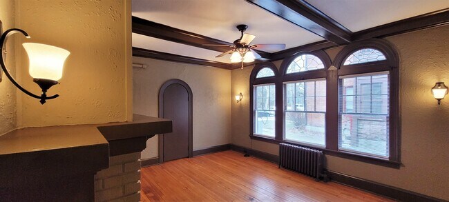 Sala de estar - 531 W Water St