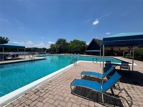 Building Photo - 3720 Inverrary Dr