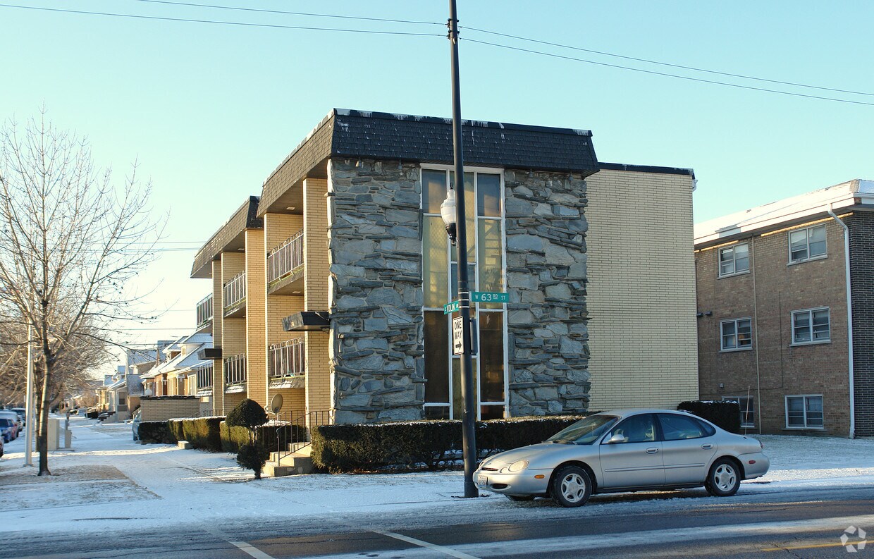 Primary Photo - 4335-4337 W 63rd St