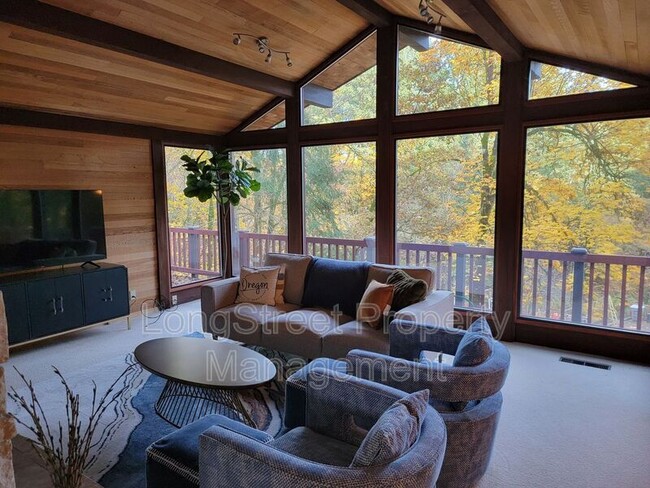 Foto del edificio - 2720 NW Glenwood Dr