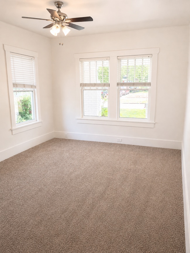 Building Photo - Convenient Ardmore Location