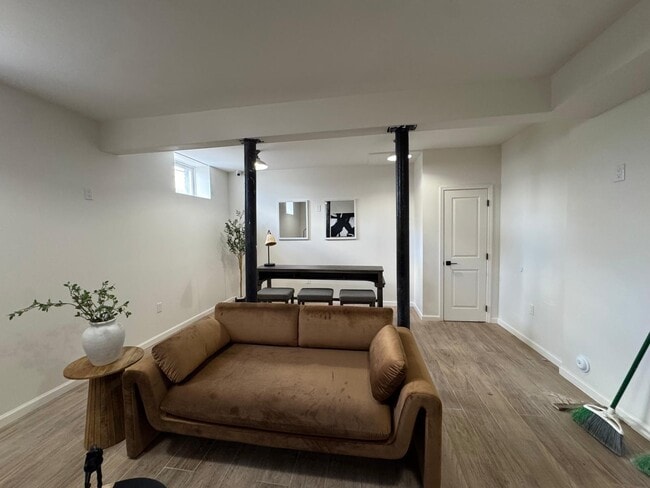 Building Photo - West View Towers