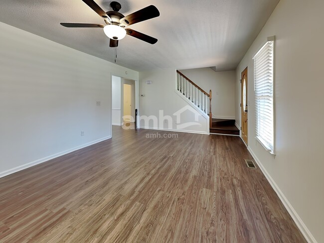 Building Photo - 272 Twin Creeks Rd