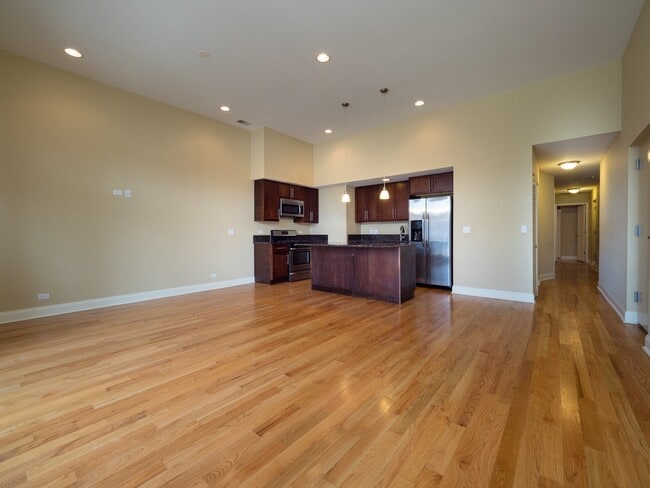 Foto del edificio - 7453 N Western Ave