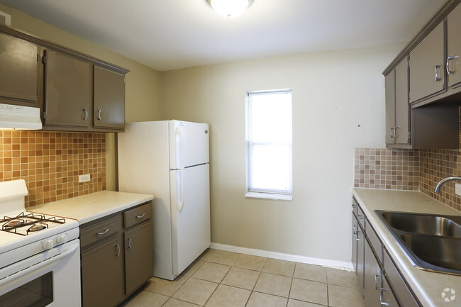 2HAB, 1BA - 750 ft² - 82 West Crossing