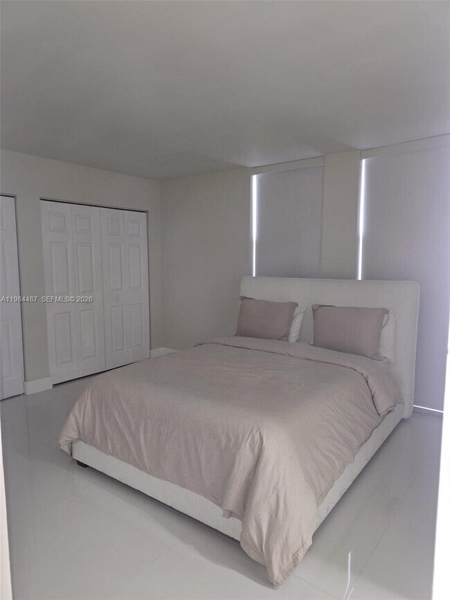 Foto del edificio - 1750 W 46th St