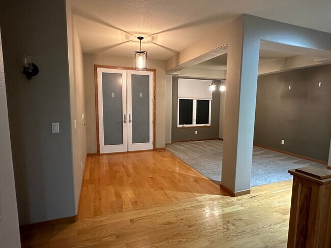 Foto del edificio - 5 Bedroom 3 Bath Single Family Home with 3...