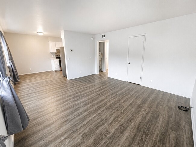 Building Photo - 1111 E Cochise St