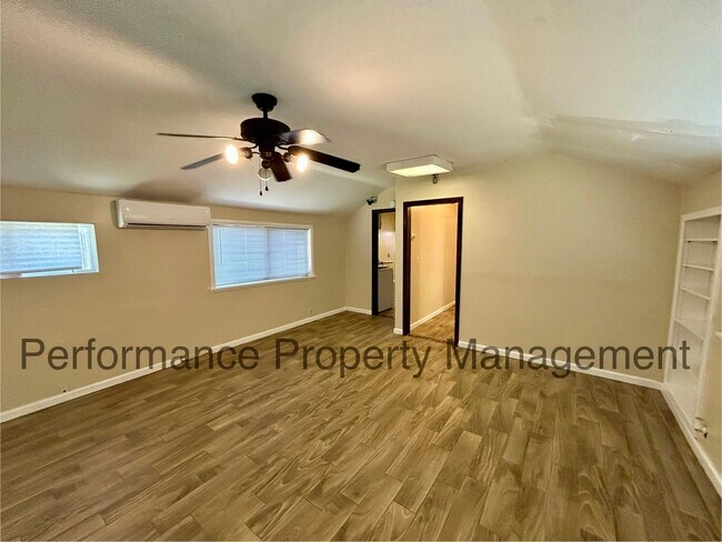 Foto del edificio - Cute 1 Bed/1 Bath Home in N Bakersfield