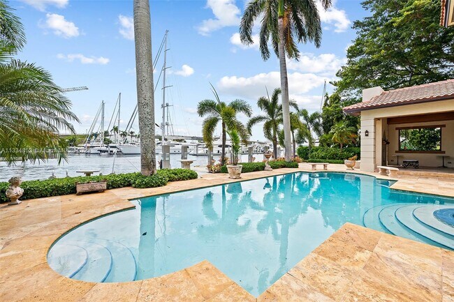 Building Photo - 2508 Mercedes Dr