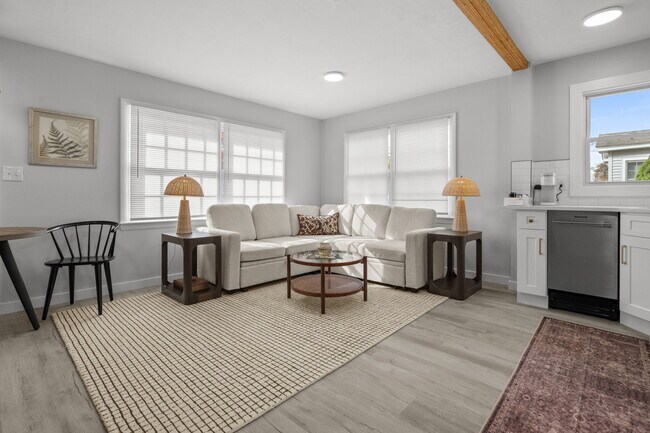 Foto del edificio - 149 E Main St