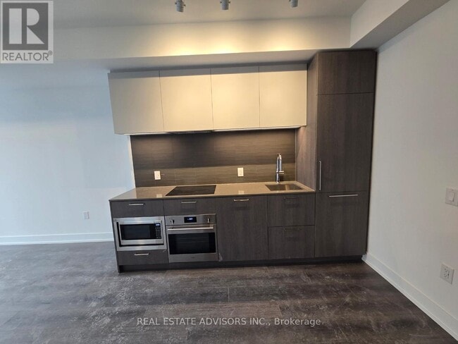 Building Photo - 36 Olive Ave