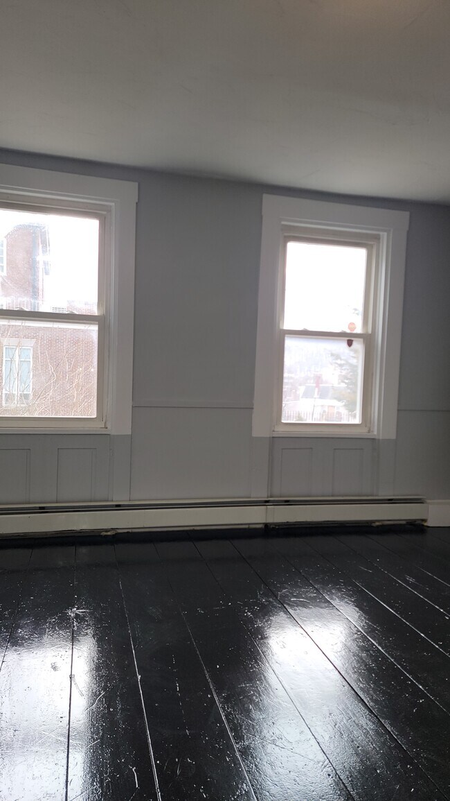 Bedroom - 150 Pleasant St