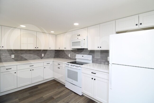 Building Photo - 2019 W Lemon Tree Pl