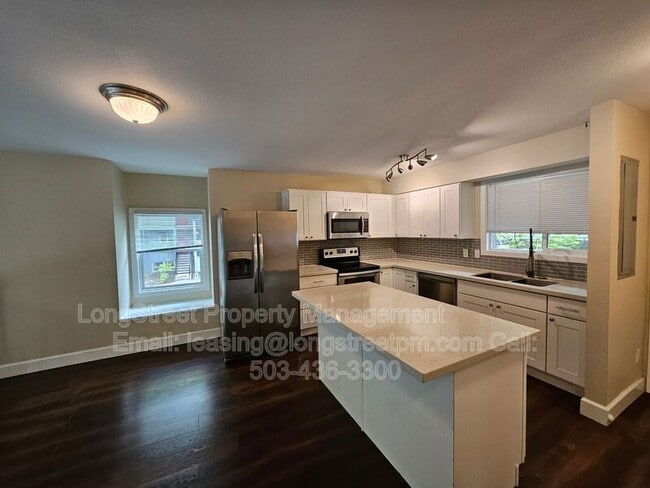 Building Photo - 4 Touchstone Dr