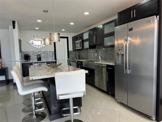 Building Photo - 2017 S Ocean Dr