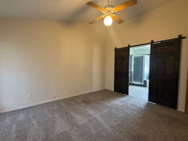 Foto del edificio - 3912 SW Parkridge Blvd