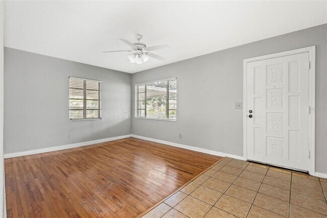 Foto del edificio - 1005 W Woodlawn Ave