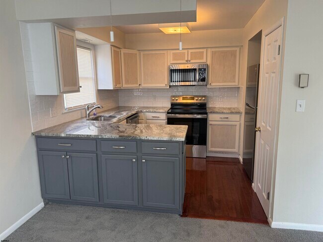 Building Photo - 33 Lighthouse Dr