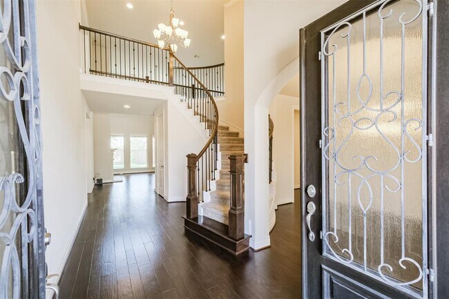 Building Photo - 27715 Sierra Willow Way