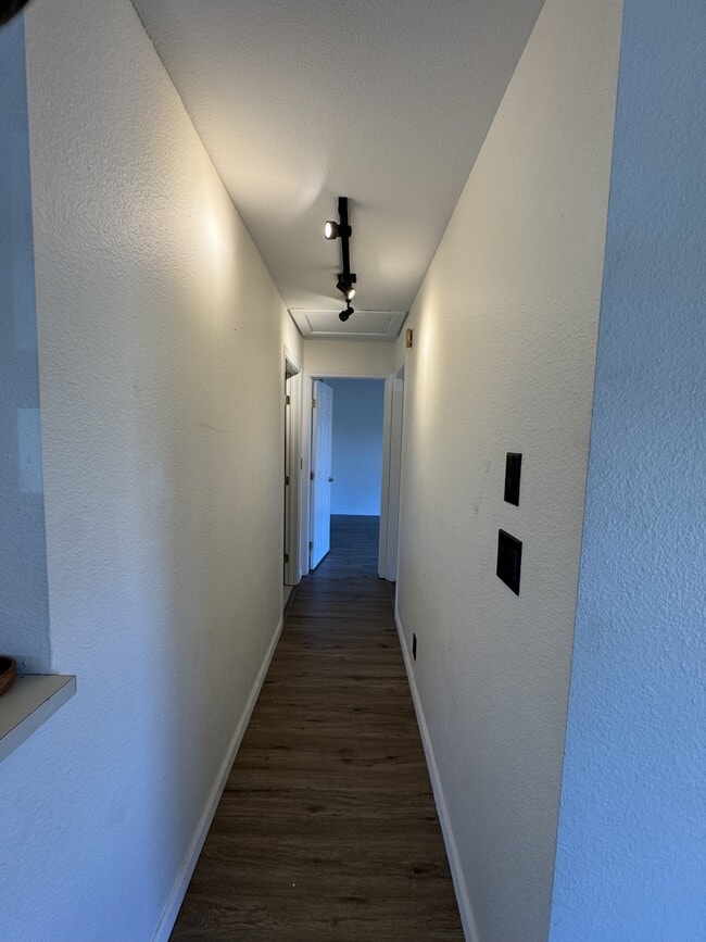 Foto del edificio - 140 Uwapo Rd