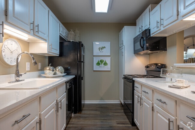 2BR,2BA_Barbaretta_1024 SqFt - South Pointe Apartments and Homes