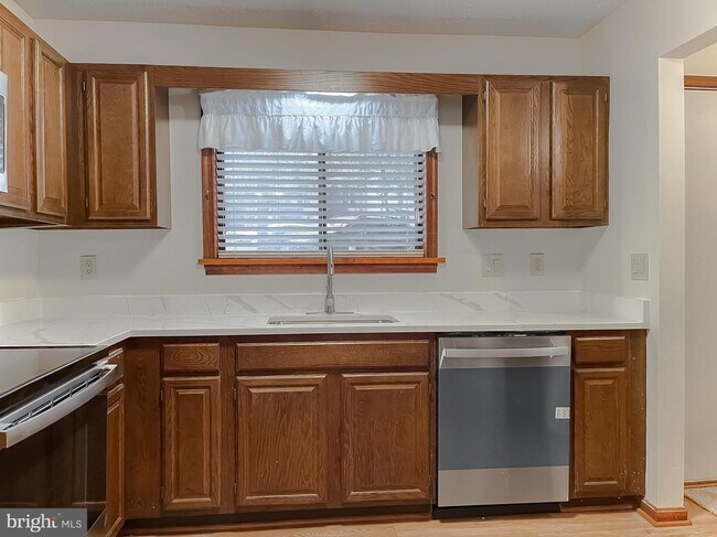 Building Photo - 44664 Willow Oak Ct