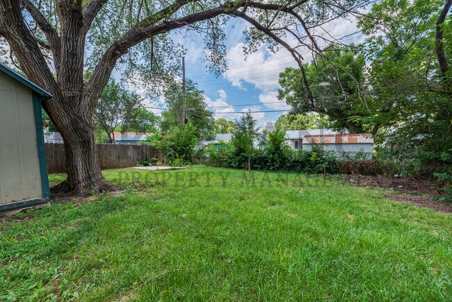 Foto del edificio - 5714 E Harry St