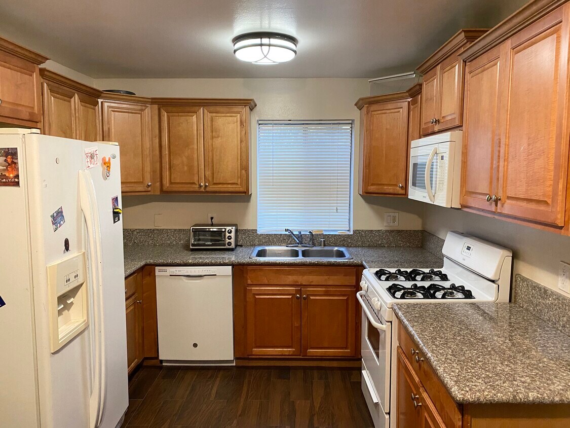 Foto principal - 2852 Rosanna St
