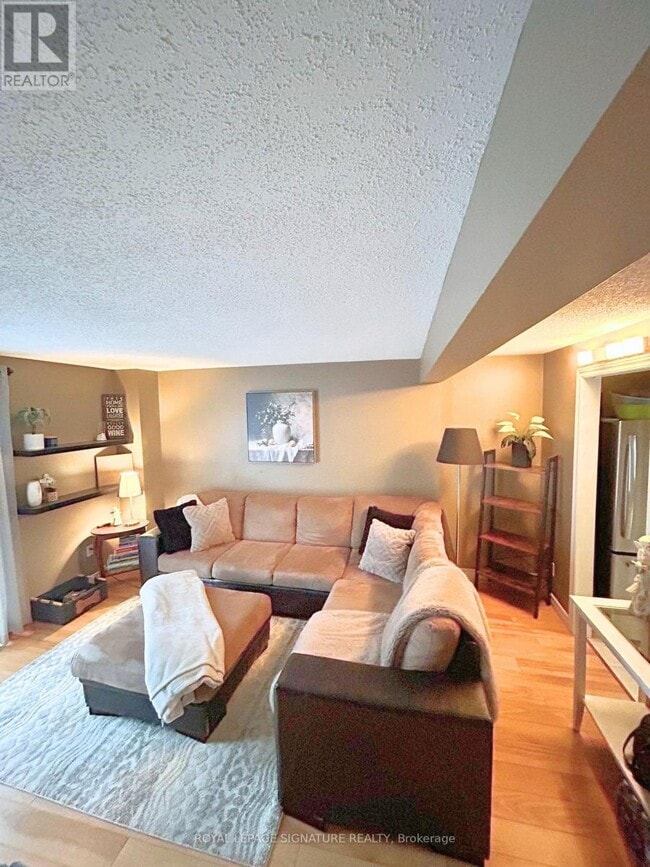 Building Photo - 276 Benesfort Crescent