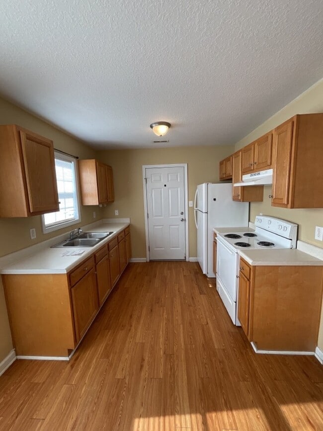 Building Photo - Charming 2 Bedroom Duplex in Richlands - 2...