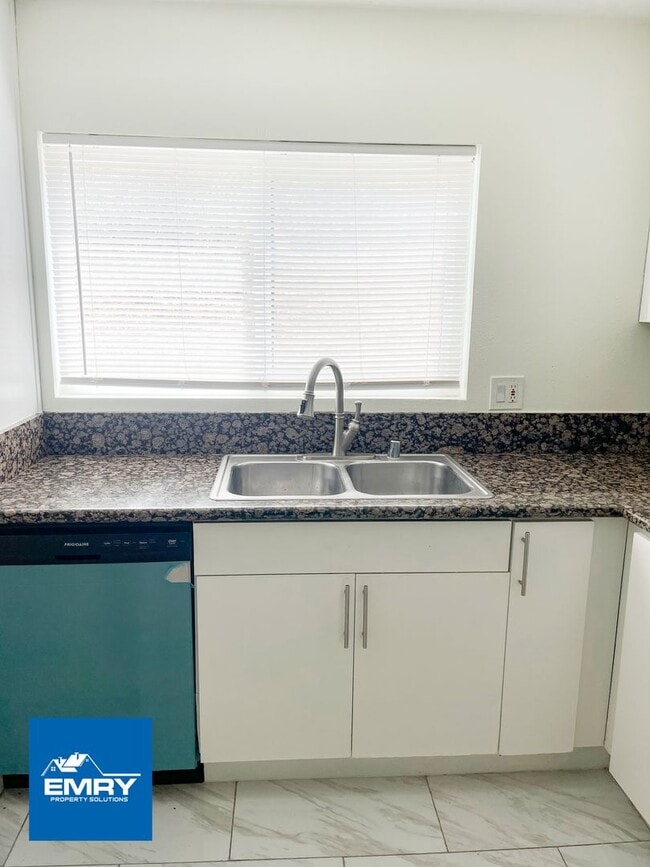 Foto del edificio - 5040 A St