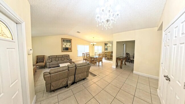 Foto del edificio - 13484 Jonquil Ct